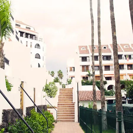 2 Min Walk To Beach - Private Solarium Bungalow Apartment