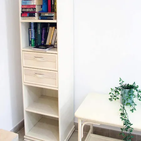 2 Min Walk To Beach - Private Solarium Bungalow Apartment
